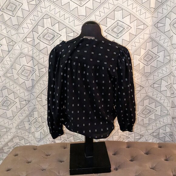 Madewell | Kinston Side-Button Wrap Top in Textured Dobby - Picture 4 of 5